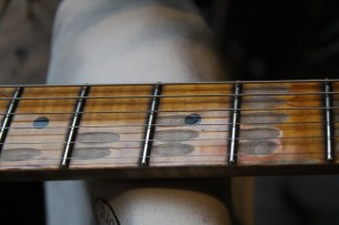 Fender " Custom Shop Limited Edition Caballo Tono Ligero Relic, Aged Magenta Sparkle"