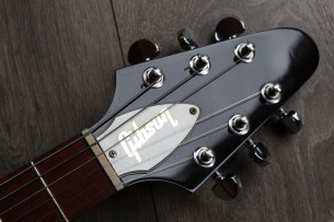 GIBSON " Flying V Ebony Made In USA, 2015 Japan Limited Reissue" HARDCASE, PAPERS