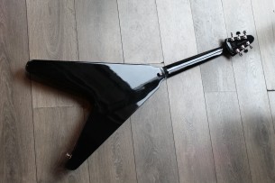 GIBSON " Flying V Ebony Made In USA, 2015 Japan Limited Reissue" HARDCASE, PAPERS