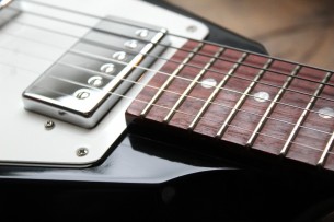 GIBSON " Flying V Ebony Made In USA, 2015 Japan Limited Reissue" HARDCASE, PAPERS