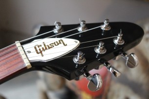 GIBSON " Flying V Ebony Made In USA, 2015 Japan Limited Reissue" HARDCASE, PAPERS