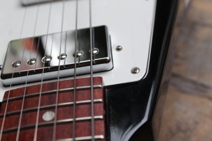 GIBSON " Flying V Ebony Made In USA, 2015 Japan Limited Reissue" HARDCASE, PAPERS