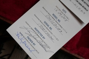 GIBSON " Flying V Ebony Made In USA, 2015 Japan Limited Reissue" HARDCASE, PAPERS