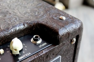 FENDER "Blues Junior IV FSR 1x12, 15-watt Tube Combo Amp - Western Tolex"