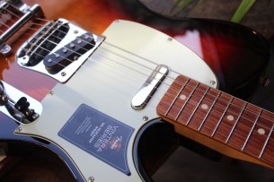 FENDER "Vintera '60s Telecaster Bigsby, Pau Ferro Fingerboard, 3-Color Sunburst" GIGBAG, 3, 61 KG