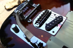 FENDER "Vintera '60s Telecaster Bigsby, Pau Ferro Fingerboard, 3-Color Sunburst" GIGBAG, 3, 61 KG