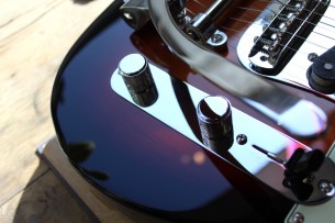 FENDER "Vintera '60s Telecaster Bigsby, Pau Ferro Fingerboard, 3-Color Sunburst" GIGBAG, 3, 61 KG