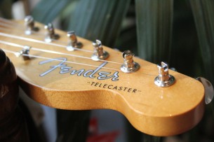 FENDER "Vintera '60s Telecaster Bigsby, Pau Ferro Fingerboard, 3-Color Sunburst" GIGBAG, 3, 61 KG