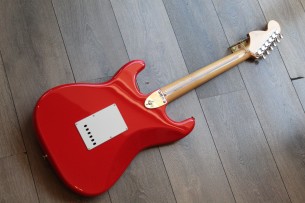 FENDER "Made in Japan Limited International Color Stratocaster, Rosewood Fingerboard, Morocco Red" GIGBAG, 3, 30 KG