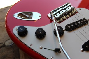 FENDER "Made in Japan Limited International Color Stratocaster, Rosewood Fingerboard, Morocco Red" GIGBAG, 3, 30 KG