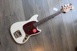 SQUIER "Classic Vibe '60s Mustang Bass Olympic White Indian Laurel" 3, 35 KG