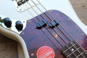 SQUIER "Classic Vibe '60s Mustang Bass Olympic White Indian Laurel" 3, 35 KG