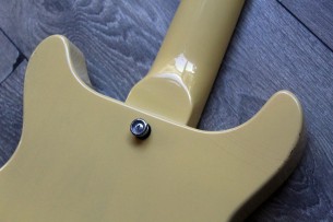 MAYBACH "Lester JR Double Cutaway 2 P-90 Special TV Yellow" HARDCASE, 3, 00 KG