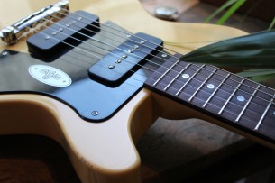 MAYBACH "Lester JR Double Cutaway 2 P-90 Special TV Yellow" HARDCASE, 3, 00 KG