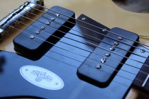 MAYBACH "Lester JR Double Cutaway 2 P-90 Special TV Yellow" HARDCASE, 3, 00 KG