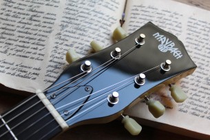 MAYBACH "Lester JR Double Cutaway 2 P-90 Special TV Yellow" HARDCASE, 3, 00 KG