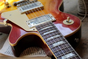 GIBSON " Custom Shop Historic Collection 1958 Les Paul Standard Reissue Washed Cherry Sunburst" HARDCASE , 3, 72 KG