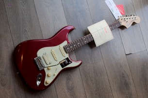 FENDER "American Performer Stratocaster HSS, Rosewood Fingerboard, Aubergine" GIGBAG, 3, 34 KG