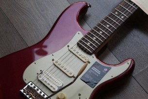 FENDER "American Performer Stratocaster HSS, Rosewood Fingerboard, Aubergine" GIGBAG, 3, 34 KG