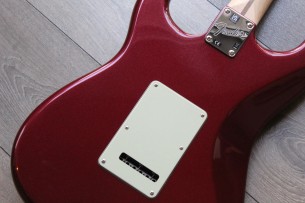 FENDER "American Performer Stratocaster HSS, Rosewood Fingerboard, Aubergine" GIGBAG, 3, 34 KG