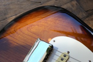 FENDER "American Vintage II 1957, Two Tone Sunburst" HARDCASE, 3, 77 KG