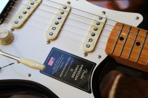 FENDER "American Vintage II 1957, Two Tone Sunburst" HARDCASE, 3, 77 KG