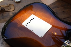 FENDER "American Vintage II 1957, Two Tone Sunburst" HARDCASE, 3, 77 KG