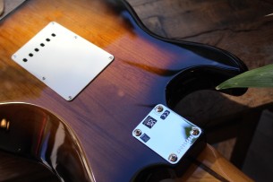 FENDER "American Vintage II 1957, Two Tone Sunburst" HARDCASE, 3, 77 KG