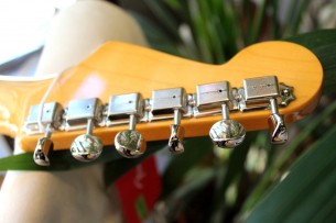 FENDER "American Vintage II 1957, Two Tone Sunburst" HARDCASE, 3, 77 KG