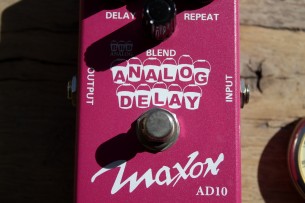 MAXON "AD10 Analog Delay"