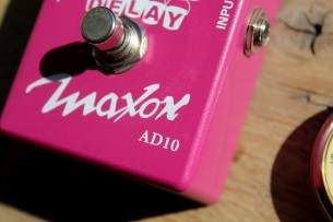 MAXON "AD10 Analog Delay"
