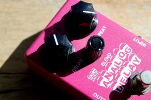 MAXON "AD10 Analog Delay"