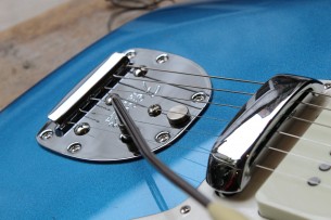 FENDER "American Vintage II 1966 Jazzmaster, Rosewood Fingerboard, Lake Placid Blue" HARDCASE