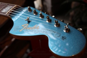 FENDER "American Vintage II 1966 Jazzmaster, Rosewood Fingerboard, Lake Placid Blue" HARDCASE