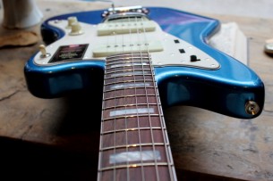 FENDER "American Vintage II 1966 Jazzmaster, Rosewood Fingerboard, Lake Placid Blue" HARDCASE