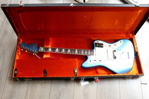 FENDER "American Vintage II 1966 Jazzmaster, Rosewood Fingerboard, Lake Placid Blue" HARDCASE