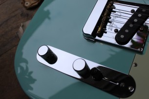 FENDER "FRS / Limited Edition American Pro Telecaster Roasted Maple Neck / Daphne Blue" HARDCASE, PAPERS, 3, 62 KG