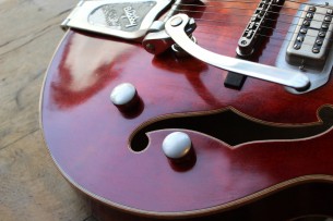 EASTMAN "Solid Carve Top Series T58/v Antique Amber" HARDCASE,2, 74 KG