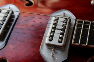 EASTMAN "Solid Carve Top Series T58/v Antique Amber" HARDCASE,2, 74 KG