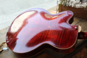 EASTMAN "Solid Carve Top Series T58/v Antique Amber" HARDCASE,2, 74 KG