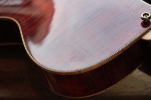 EASTMAN "Solid Carve Top Series T58/v Antique Amber" HARDCASE,2, 74 KG