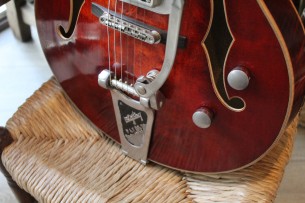 EASTMAN "Solid Carve Top Series T58/v Antique Amber" HARDCASE,2, 74 KG
