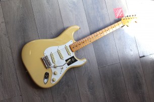 FENDER "American Vintage II 1957 Stratocaster,Vintage Blonde" HARDCASE, 3, 62 KG