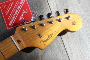 FENDER "American Vintage II 1957 Stratocaster,Vintage Blonde" HARDCASE, 3, 62 KG
