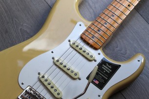 FENDER "American Vintage II 1957 Stratocaster,Vintage Blonde" HARDCASE, 3, 62 KG