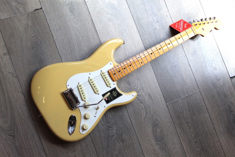 FENDER "American Vintage II 1957 Stratocaster,Vintage Blonde" HARDCASE, 3, 62 KG