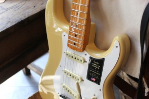 FENDER "American Vintage II 1957 Stratocaster,Vintage Blonde" HARDCASE, 3, 62 KG