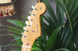 FENDER "American Vintage II 1957 Stratocaster,Vintage Blonde" HARDCASE, 3, 62 KG