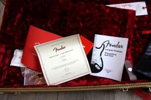 FENDER "American Vintage II 1957 Stratocaster,Vintage Blonde" HARDCASE, 3, 62 KG
