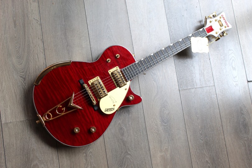 GRETSCH "Custom Shop G6134-GCS15 15th Anniversary '59 Penguin" HARDCASE, 3, 98 KG